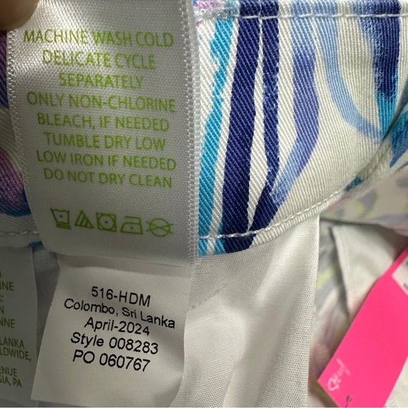 Lilly Pulitzer Callahan stretch Floral Print Women's Shorts size 12 nwt - Picture 3 of 12